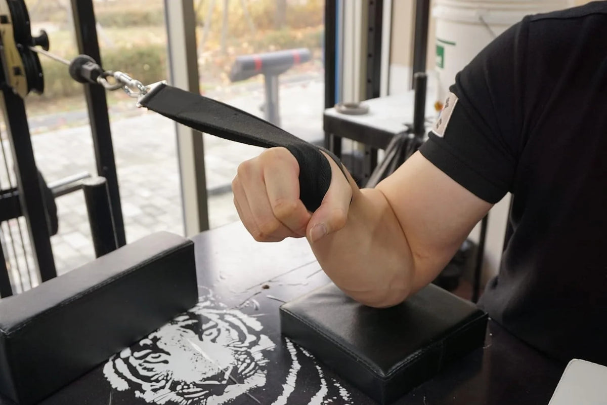 Leosportz Arm Wrestling Equipment - Arm Wrestling Competition Match
